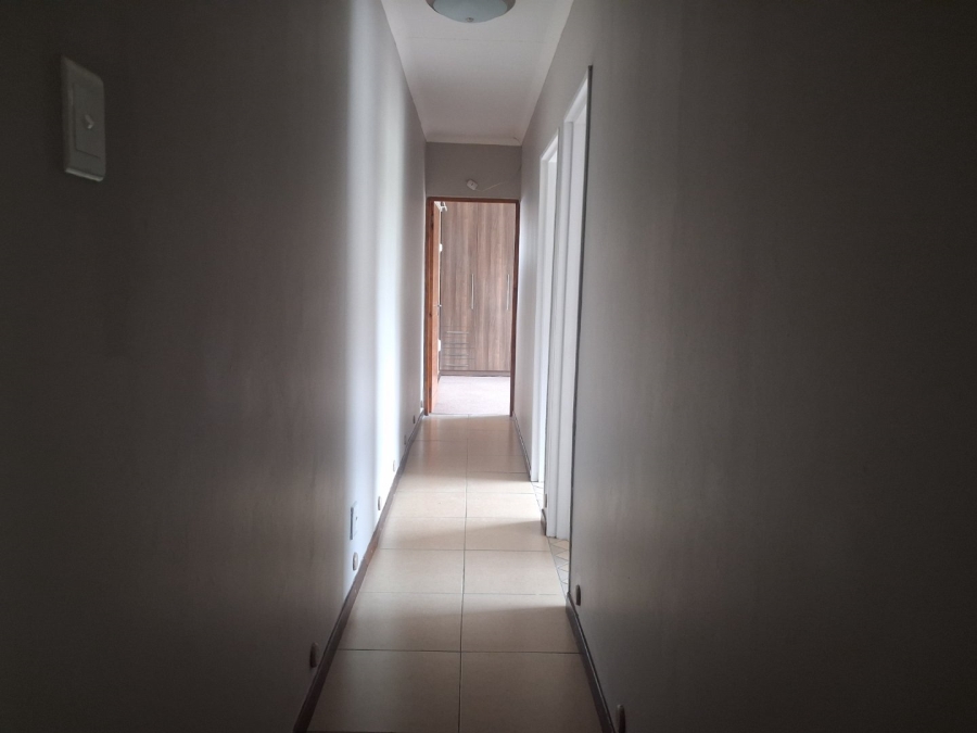 To Let 3 Bedroom Property for Rent in Hillside Free State